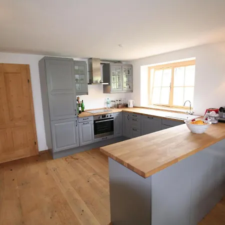 Cozy Chalet Near Ski Area In Kitzbuhel Alpehytte *