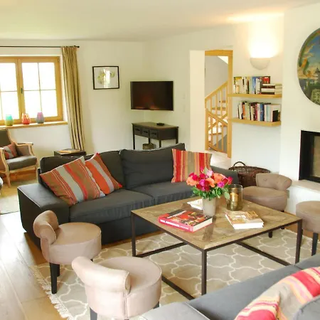 Cozy Chalet Near Ski Area In Kitzbuhel Alpehytte