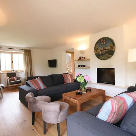 Cozy Chalet Near Ski Area In Kitzbuhel Jochberg