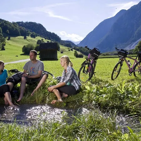 شاليه Cozy Chalet Near Ski Area In Kitzbuhel