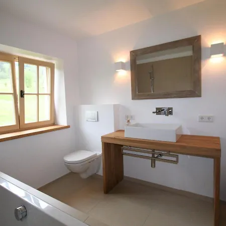 Cozy Chalet Near Ski Area In Kitzbuhel *